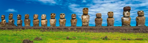Photo Moai statues on Easter Island par Philip Plisson