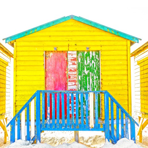 Photo Cabanes de plage multicolores par Philip Plisson