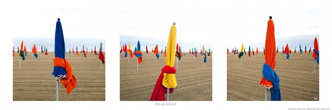 Photo Les parasols de Deauville, Normandie par Philip Plisson