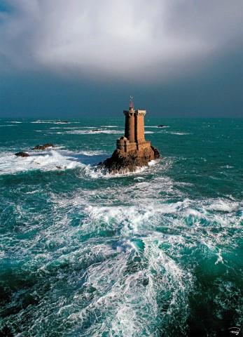 Photo The Triagoz lighthouse, Côtes d'Armor, Brittany par Philip Plisson