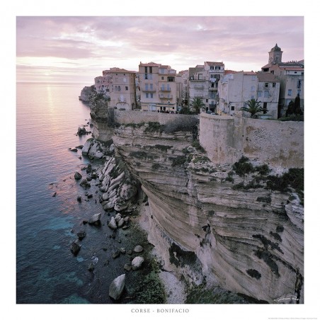 Point du jour sur Bonifacio en Corse