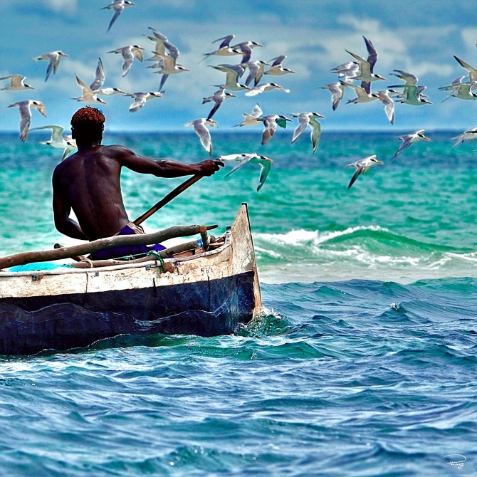 Photo Pêche en pirogue, Madagascar par Philip Plisson