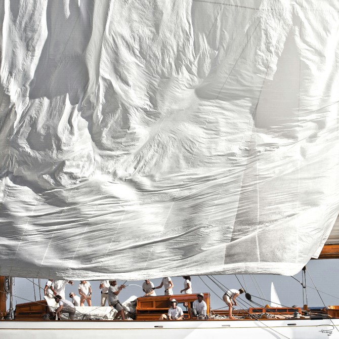 Photo Manoeuvre à bord d'un voilier classique par Philip Plisson