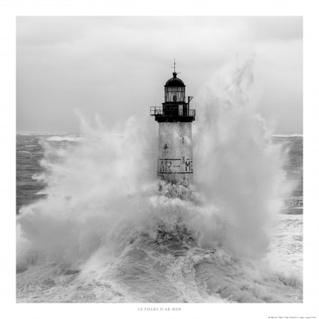 Le phare d'Ar Men en pleine tempête, Bretagne