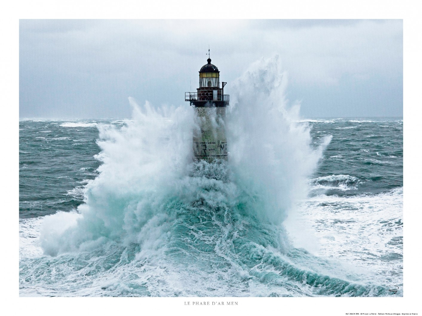 Photo sur toile "Le phare d'Ar Men sous les vagues, Bretagne" par Philip Plisson • Pêcheur d'images