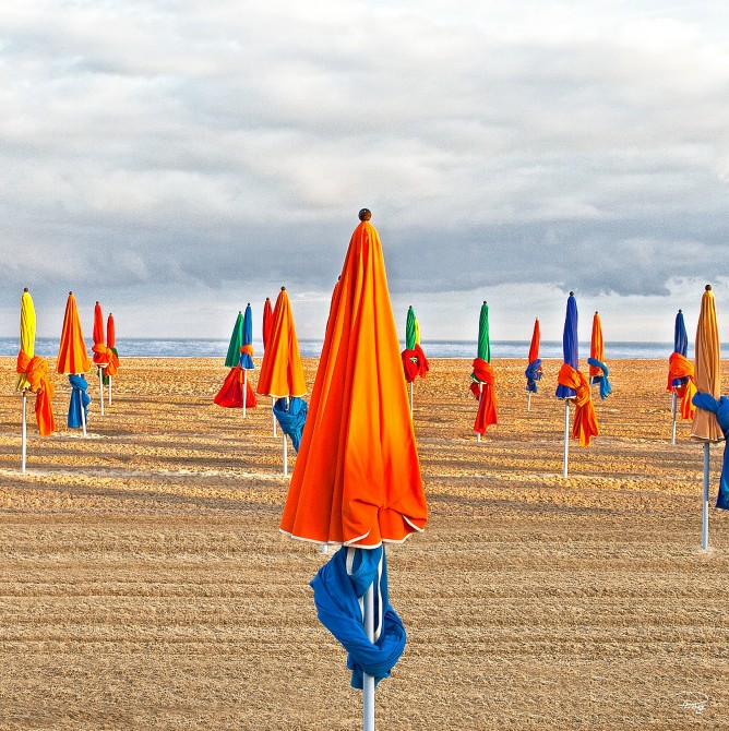 Photo Sur la plage de Deauville, Normandie par Philip Plisson