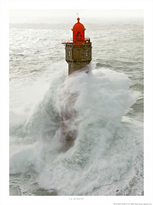 Photo Tempête sur le phare de la Jument, Ouessant, Bretagne par Philip Plisson
