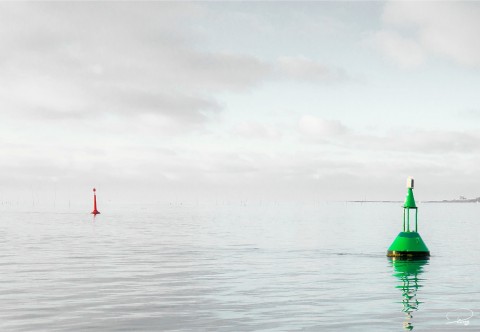 Photo Channel buoys, La Trinité-sur-Mer par Philip Plisson